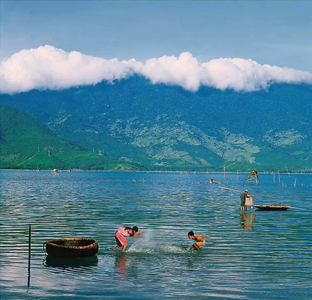 Nghiệm[-]thu[-]đề[-]tài[-]phản[-]biện[-]xã[-]hội[-]liên[-]quan[-]đến[-]khai[-]thác,[-]sử[-]dụng[-]tài[-]nguyên[-]nước[-]của[-]VACNE